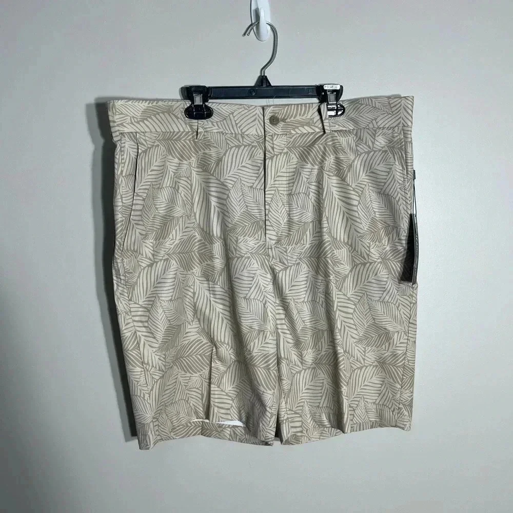 NWT!‎ Walter Hagen Tan Leaf Print Hybrid Shorts Size 38